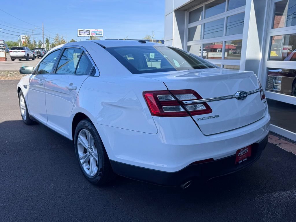 Used 2018 Ford Taurus SE FWD image 3
