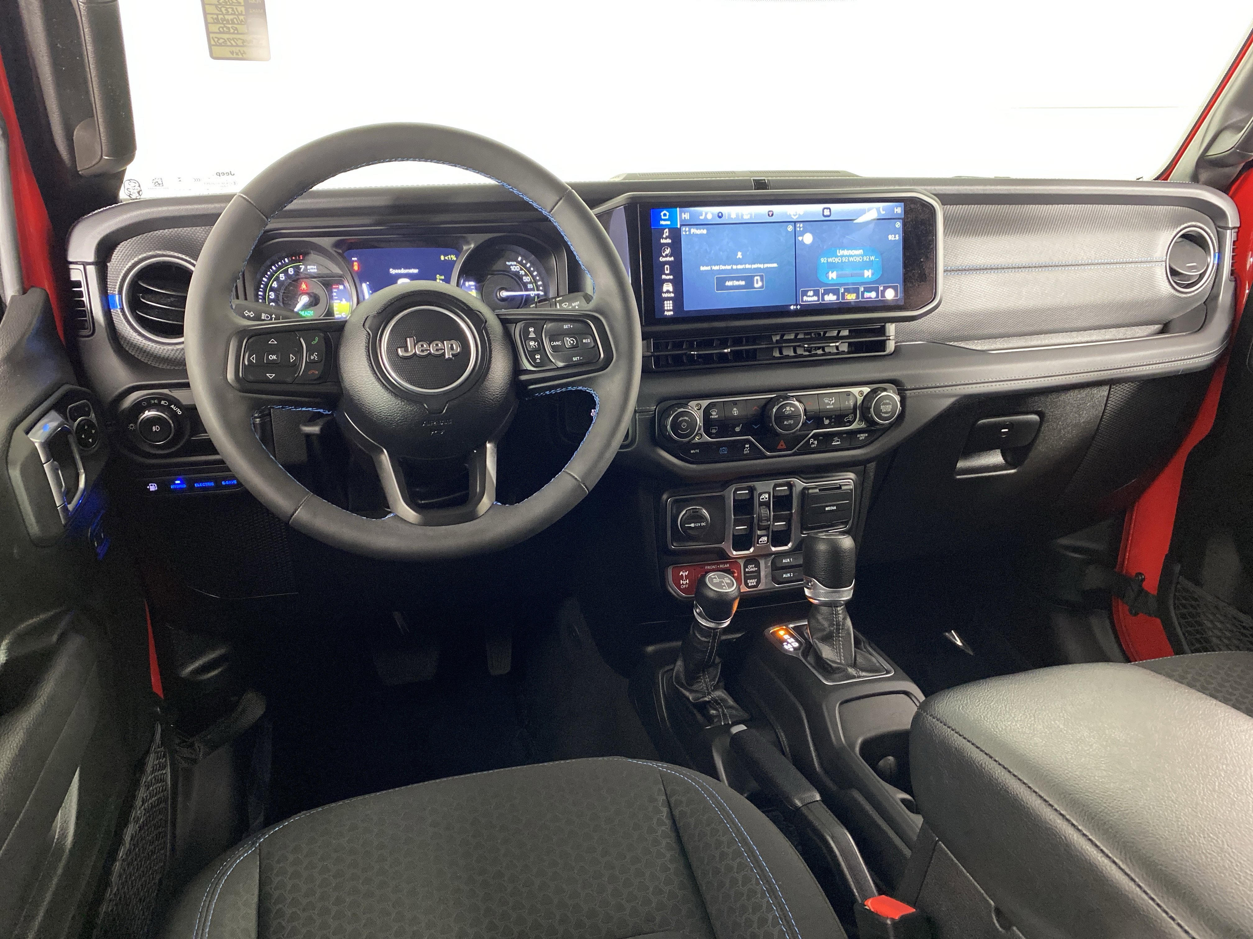 Used 2025 Jeep Wrangler Unlimited Rubicon 4xe w/ Safety Group AWD/4WD image 19