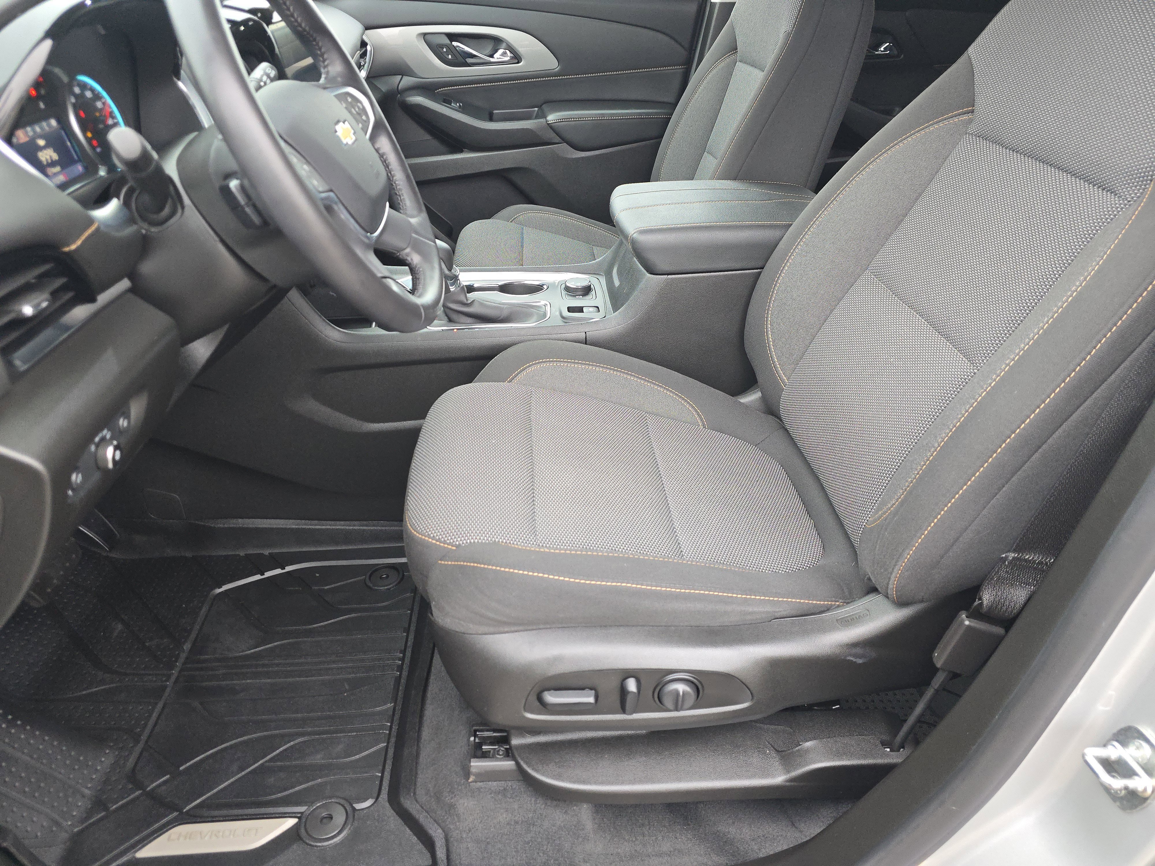 Used 2021 Chevrolet Traverse LT w/ LPO, Floor Liner Package image 19