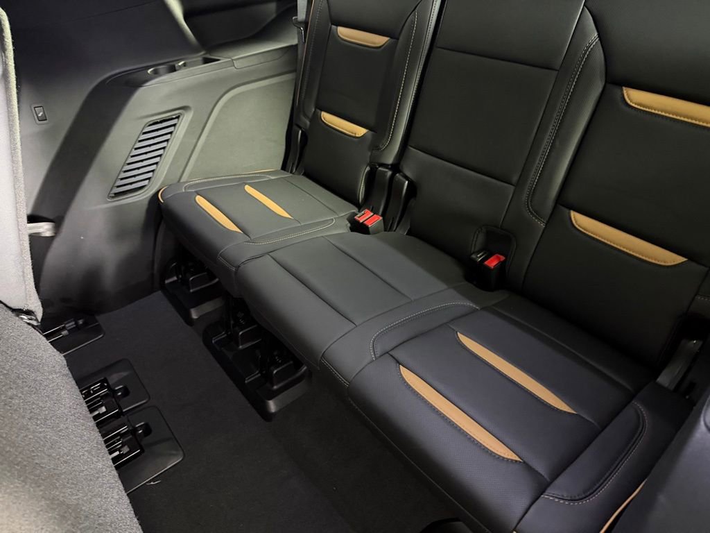 Used 2023 GMC Yukon AT4 w/ AT4 Premium Package image 27