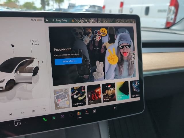 Used 2022 Tesla Model Y Performance image 19