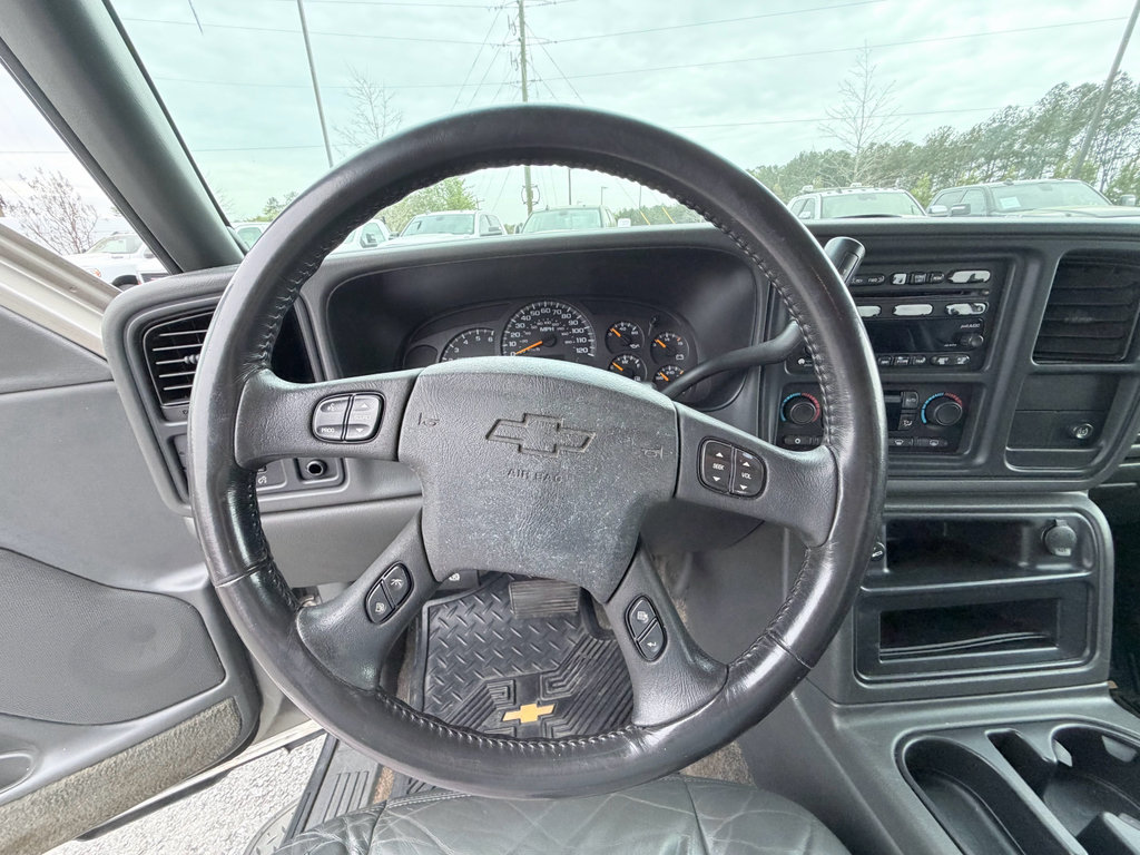 Used 2003 Chevrolet Avalanche 2WD image 10