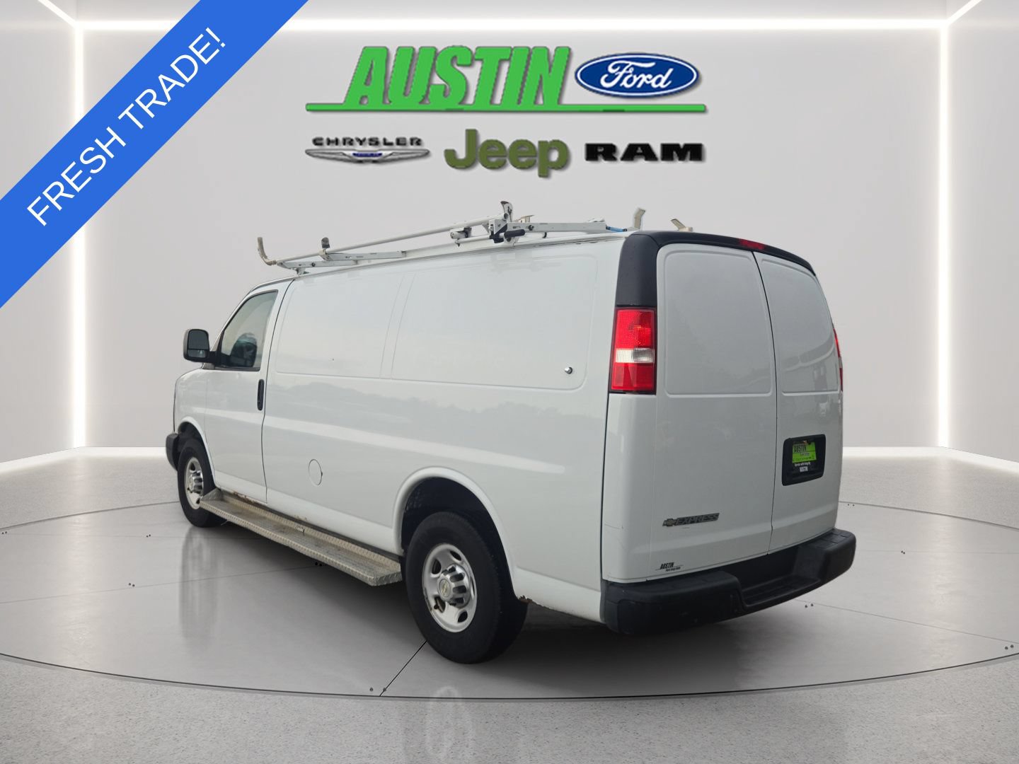 Used 2012 Chevrolet Express 2500 RWD image 3