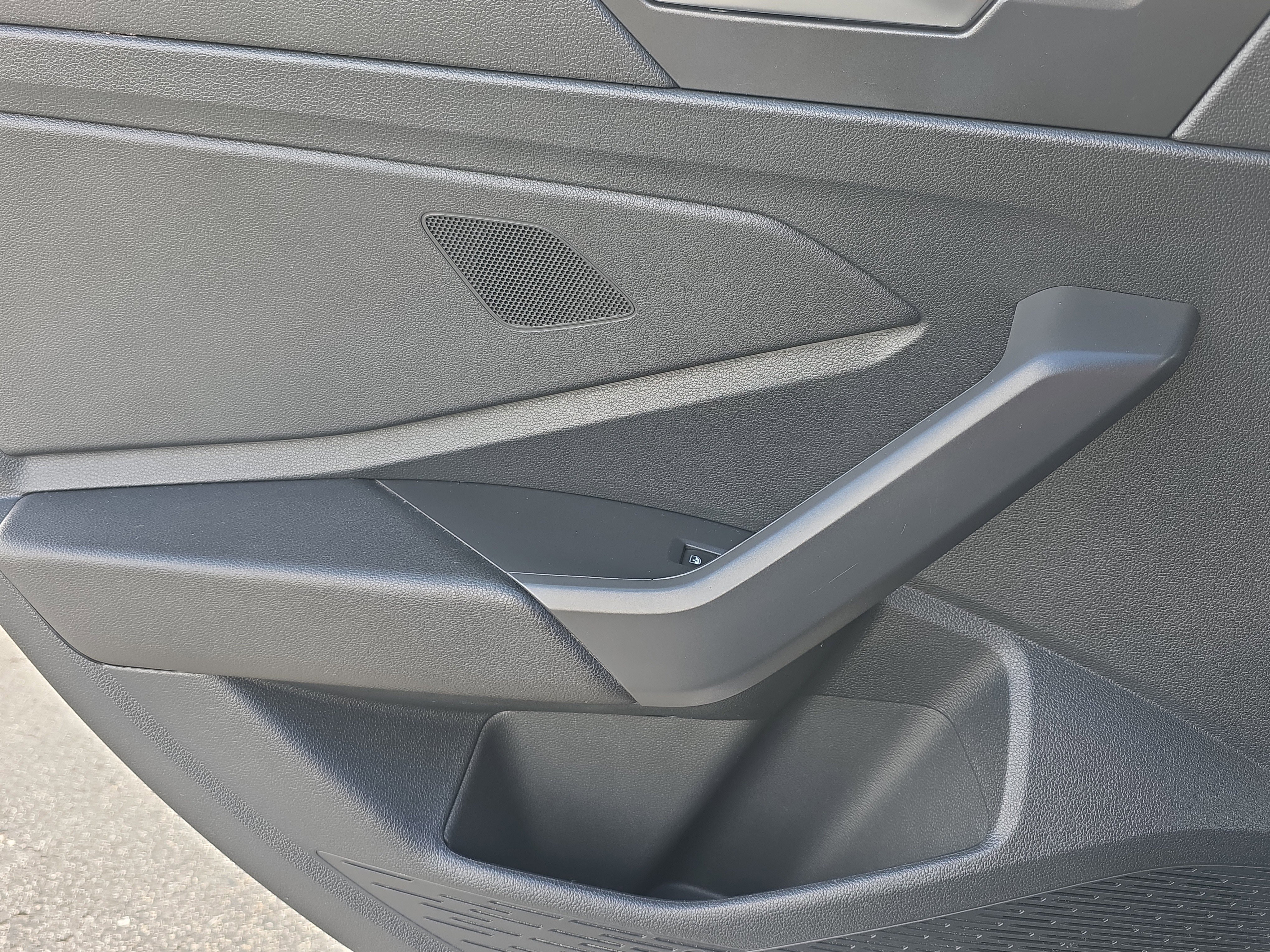 Used 2024 Volkswagen Jetta SE image 14