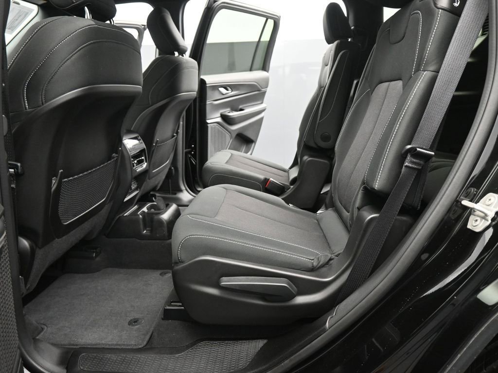 Used 2024 Jeep Grand Cherokee L Laredo w/ Luxury Tech Group I image 13