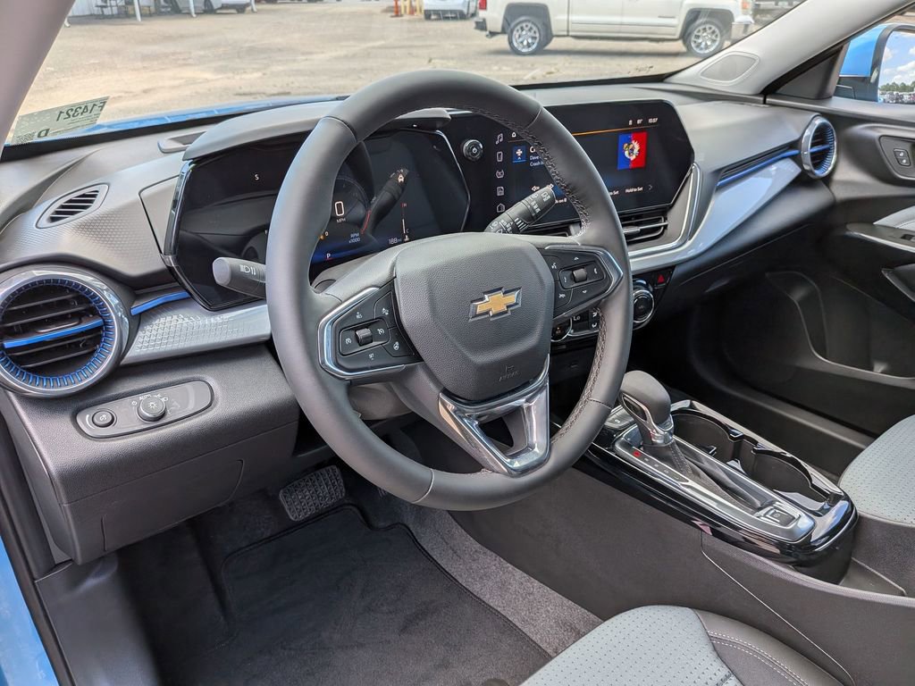 Used 2026 Chevrolet Trax LT w/ Driver Confidence Package FWD image 31