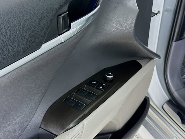 Used 2022 Toyota Camry XLE image 17