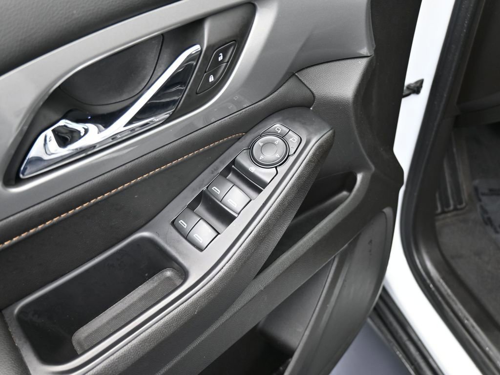 Used 2021 Chevrolet Traverse LS image 13