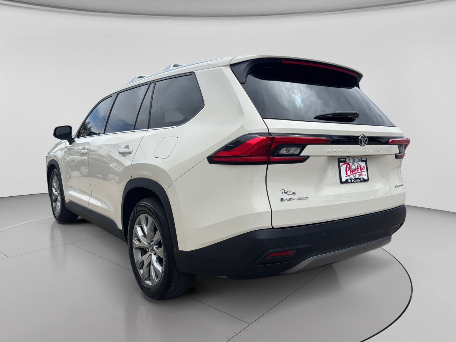 Used 2024 Toyota Grand Highlander AWD Hybrid image 3