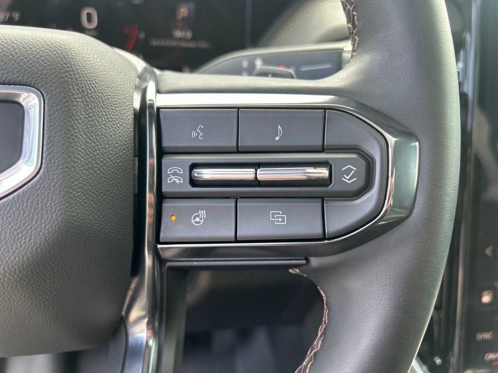 Used 2025 GMC Yukon AT4 w/ AT4 Premium Plus Package AWD/4WD image 29
