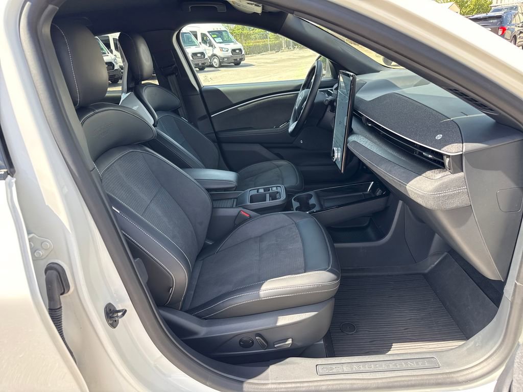 Certified 2025 Ford Mustang Mach-E GT image 28