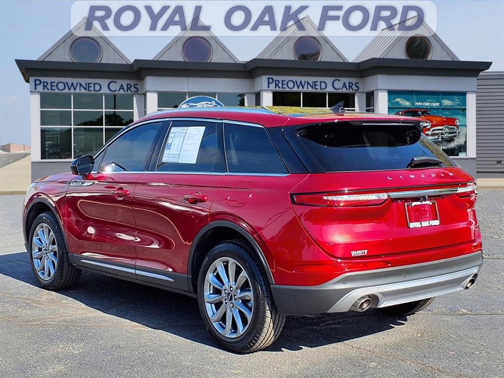 Used 2022 Lincoln Corsair AWD w/ Premium Package image 2