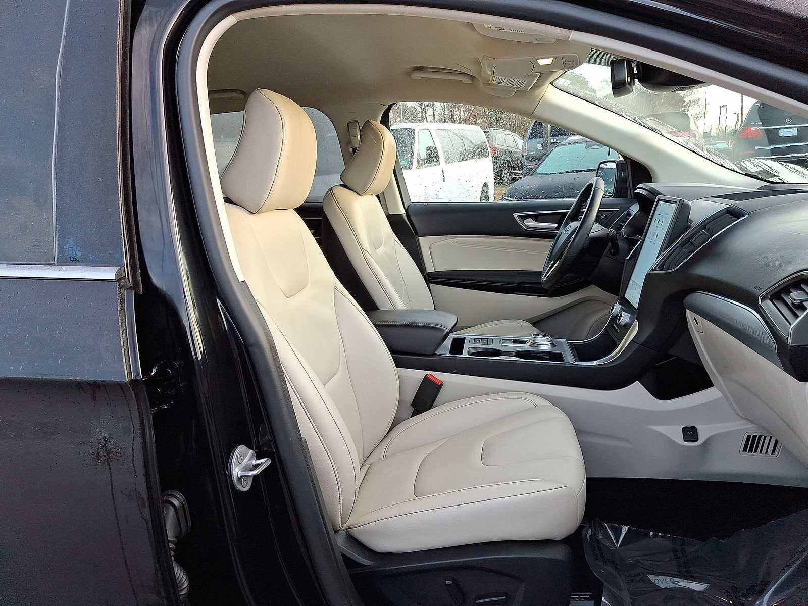 Used 2022 Ford Edge Titanium image 32