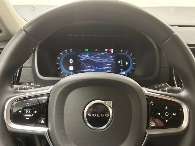 Used 2025 Volvo XC90 B6 Plus AWD/4WD image 17