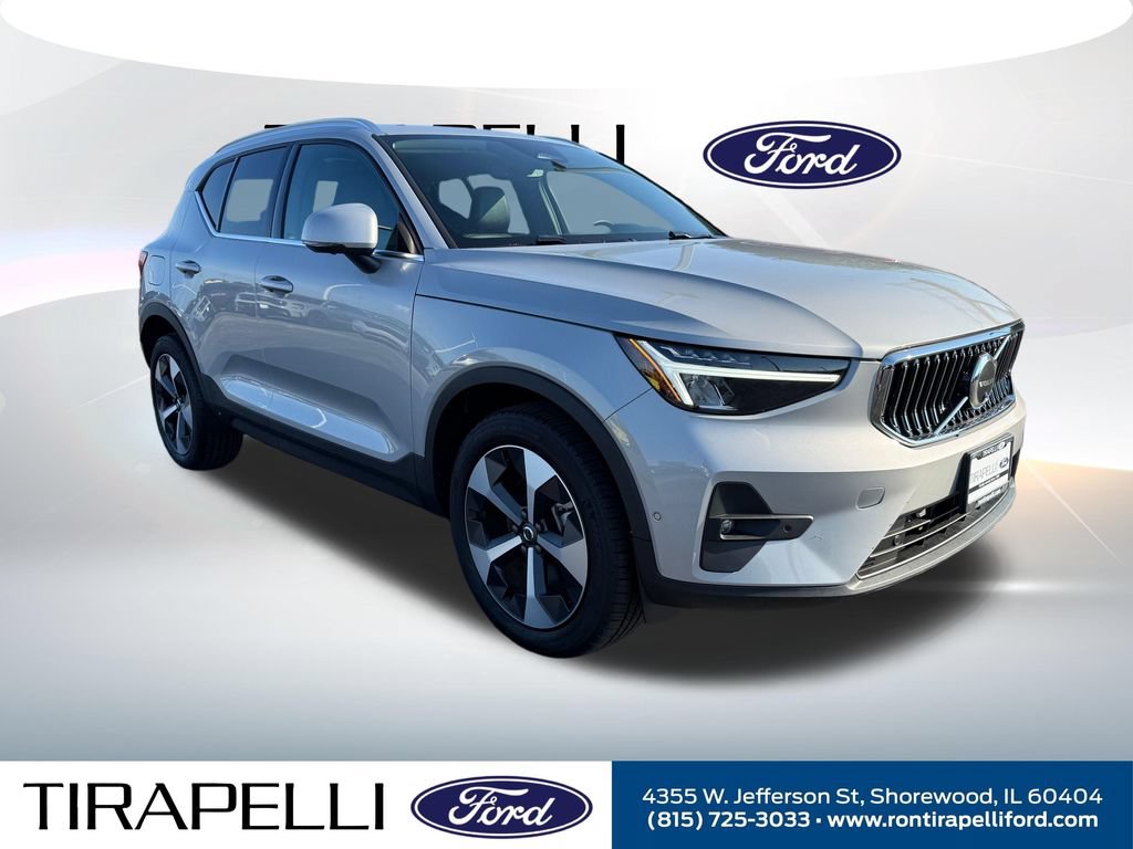 Used 2025 Volvo XC40 B5 Plus AWD/4WD image 5