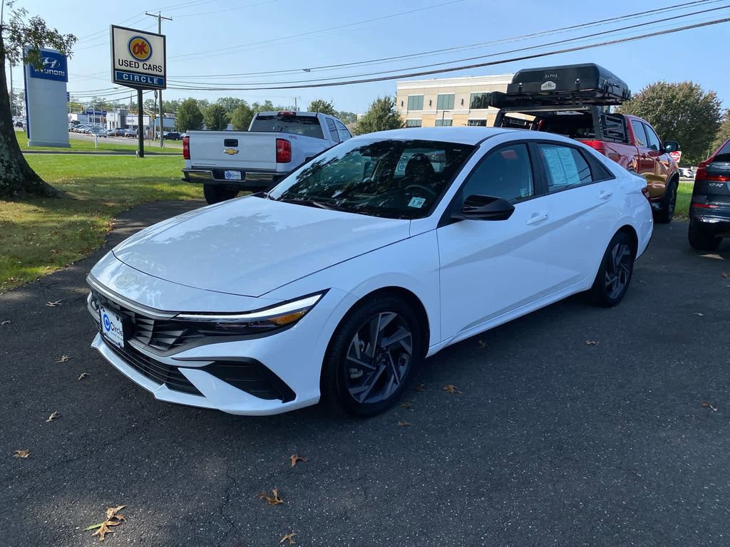 Used 2025 Hyundai Elantra Sport image 6