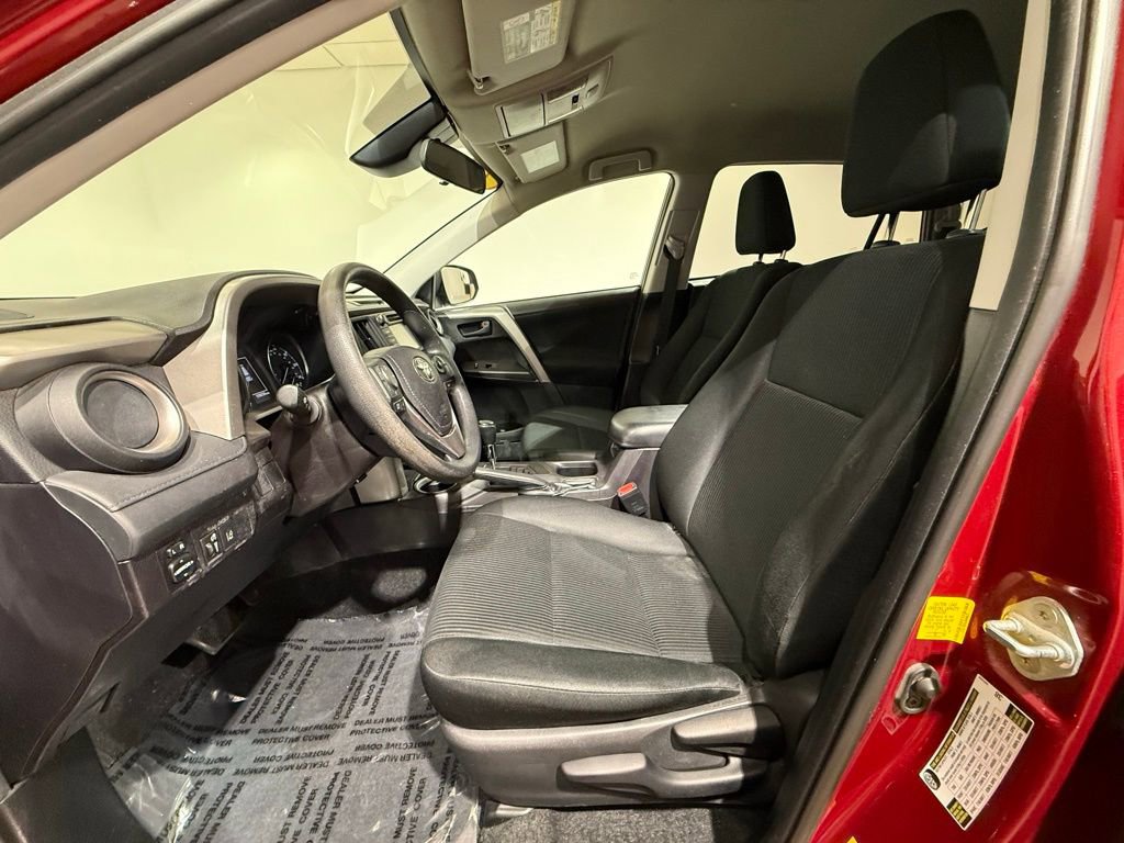 Used 2018 Toyota RAV4 LE image 13
