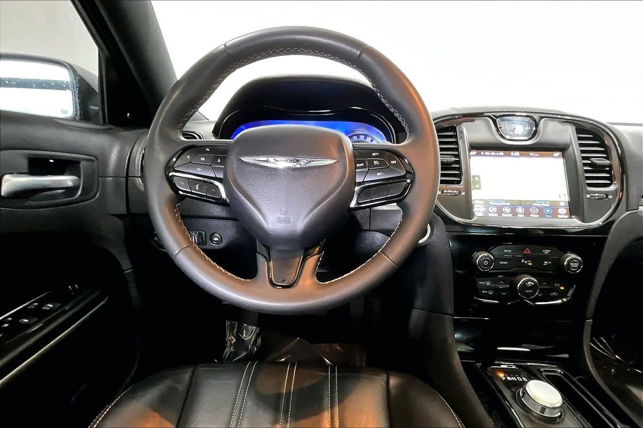 Used 2023 Chrysler 300 S RWD image 4