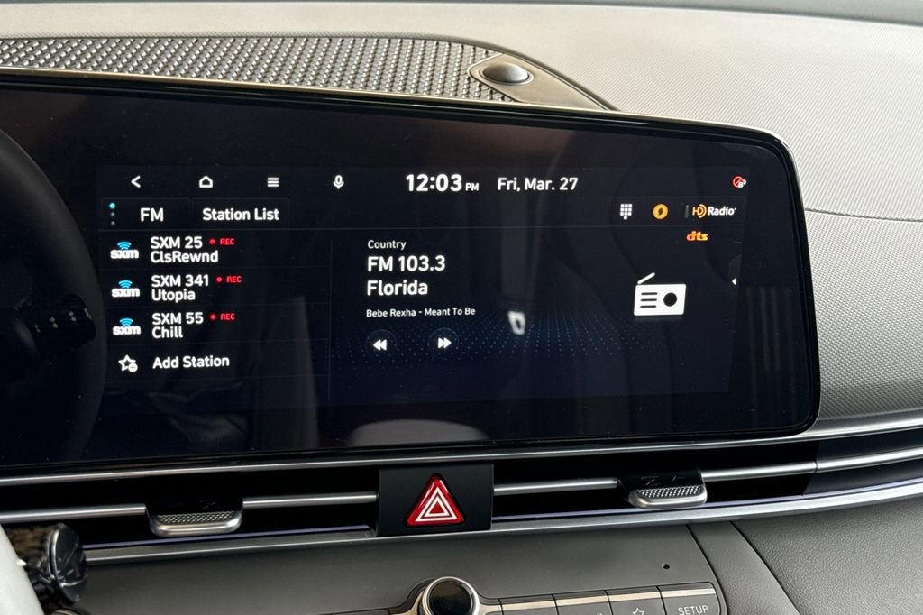 Used 2025 Hyundai Elantra SEL image 15