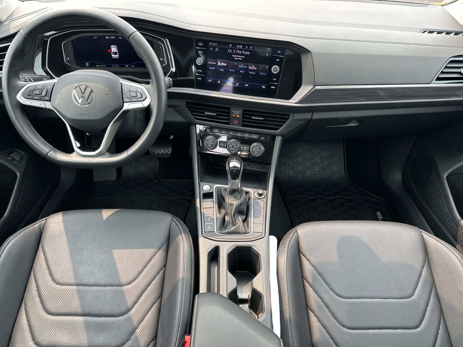 Used 2023 Volkswagen Jetta SEL FWD image 12