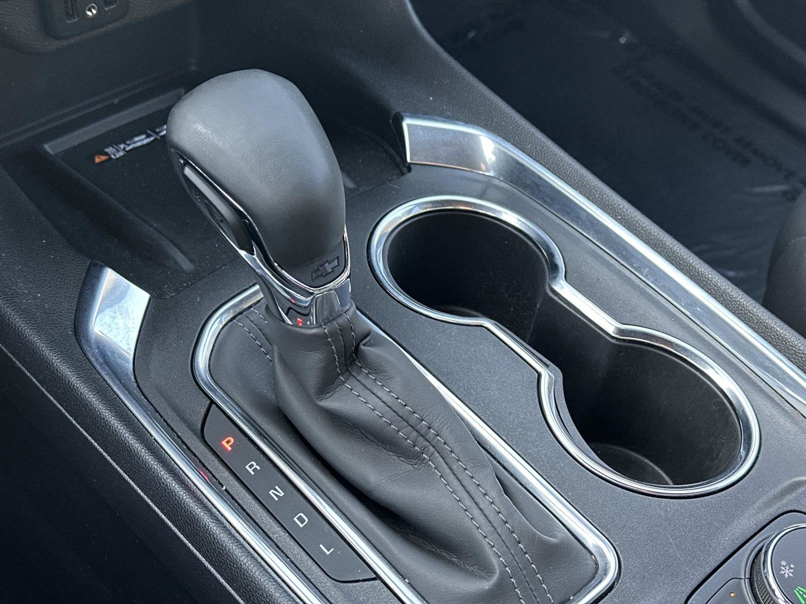 Used 2023 Chevrolet Traverse LT w/ Rear Camera Mirror Package image 31