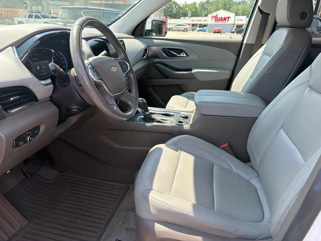 Used 2020 Chevrolet Traverse Premier FWD image 14
