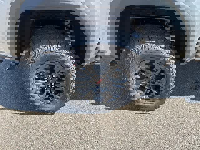 New 2025 GMC Canyon Elevation w/ Convenience Package image 9