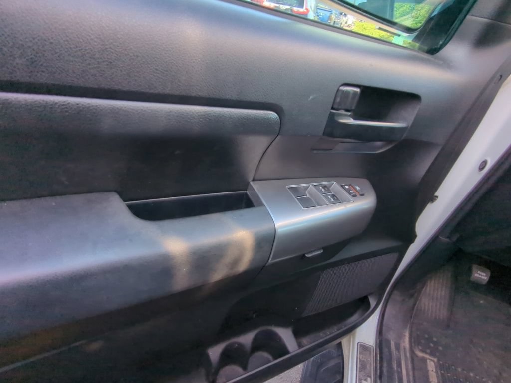 Used 2018 Toyota Sequoia TRD Sport AWD/4WD image 9