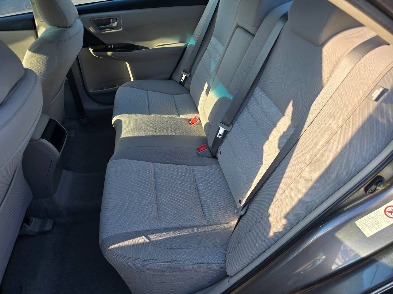 Used 2016 Toyota Camry LE FWD image 22