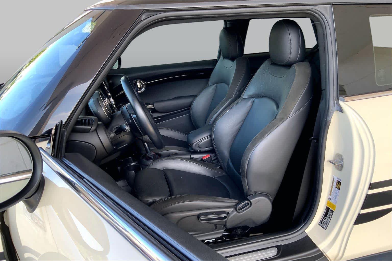 Used 2019 MINI Cooper S w/ Signature Upholstery Package FWD image 8