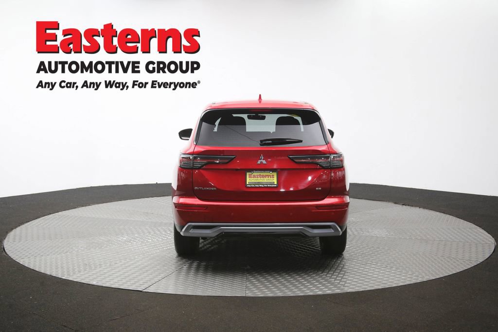 Used 2025 Mitsubishi Outlander AWD image 38