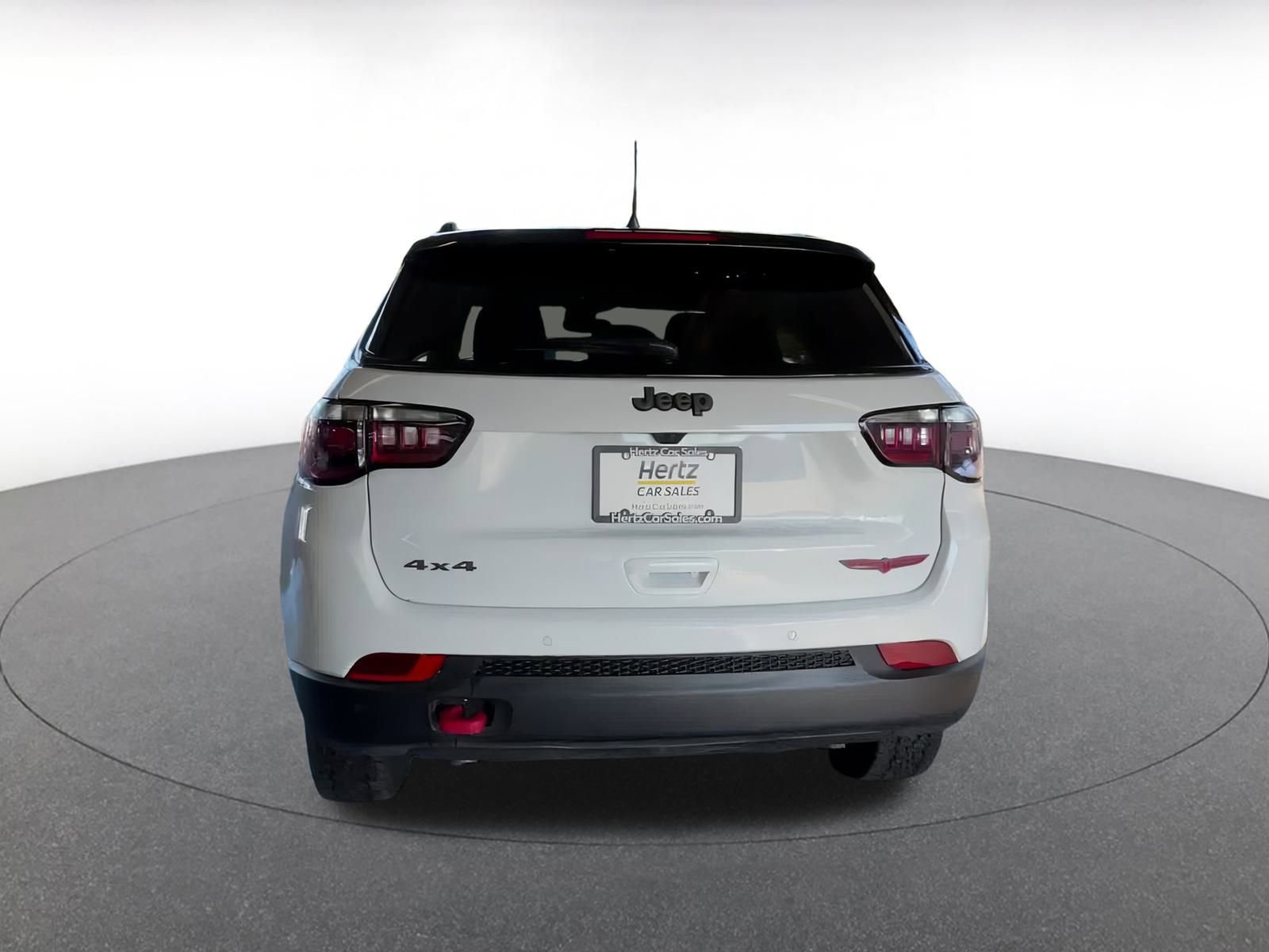 Used 2025 Jeep Compass Trailhawk image 12