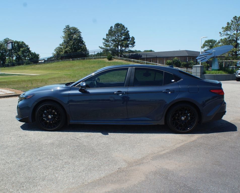 Used 2026 Toyota Camry SE FWD image 12