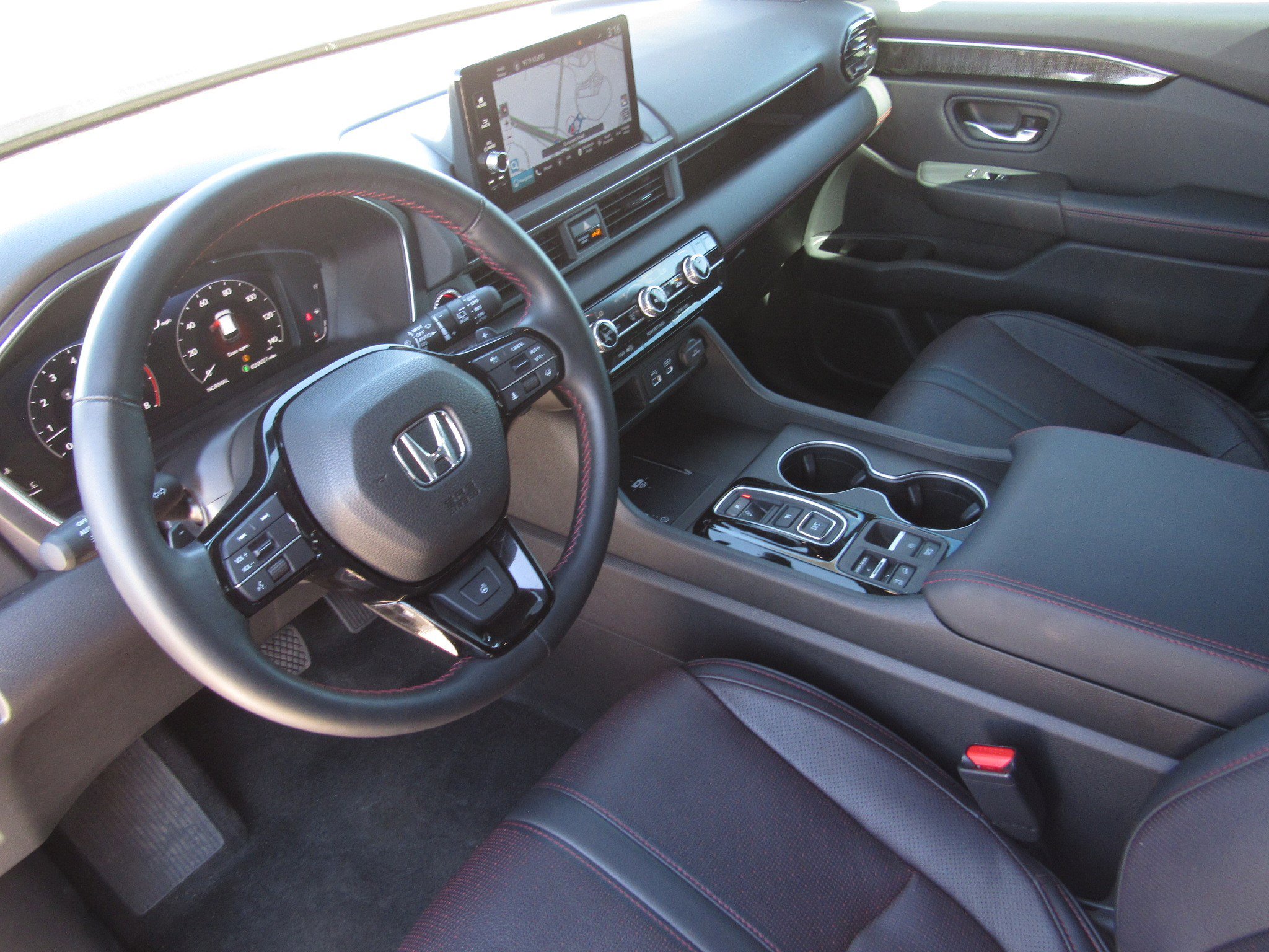 Used 2025 Honda Pilot Black Edition image 17