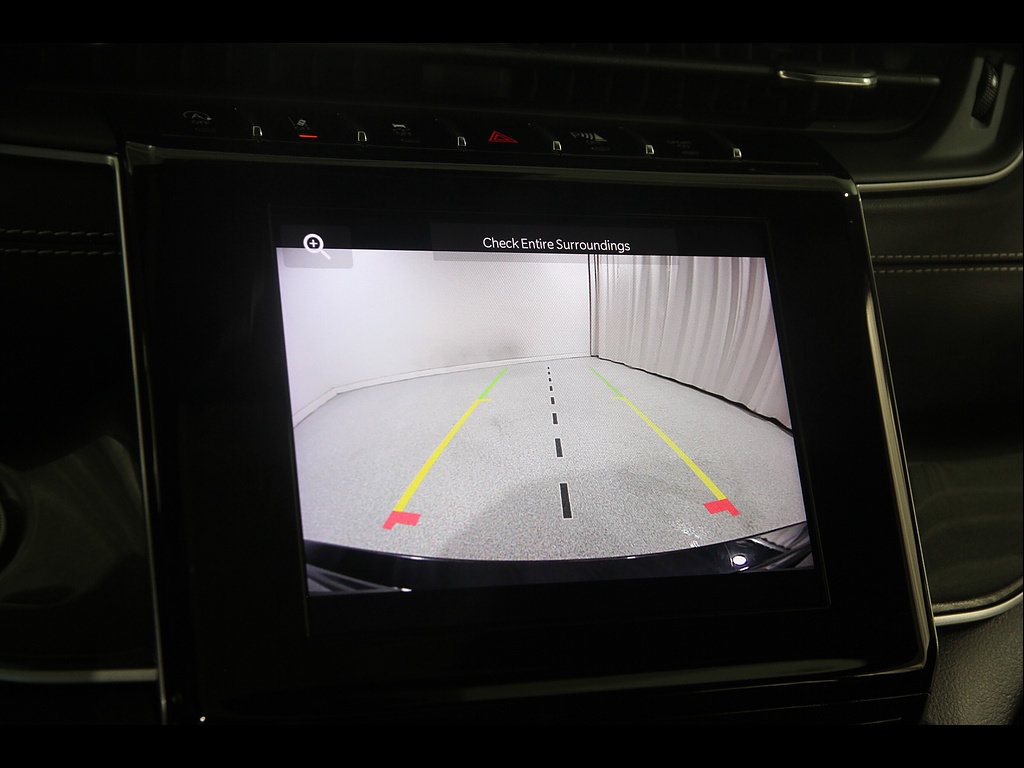 Used 2023 Jeep Grand Cherokee Altitude AWD/4WD image 13