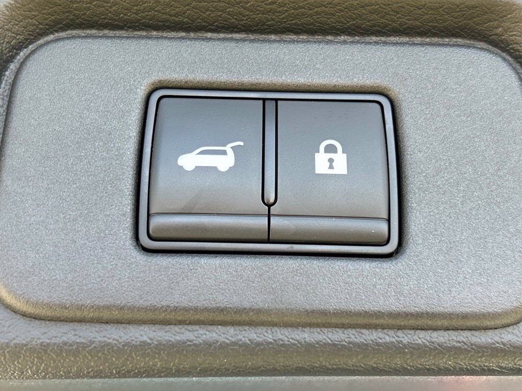 Certified 2024 Nissan Rogue Platinum FWD image 55