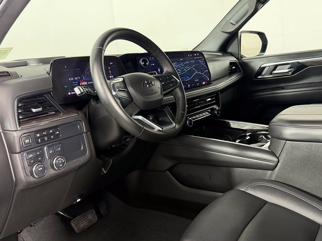 Used 2025 Chevrolet Suburban Z71 AWD/4WD image 13