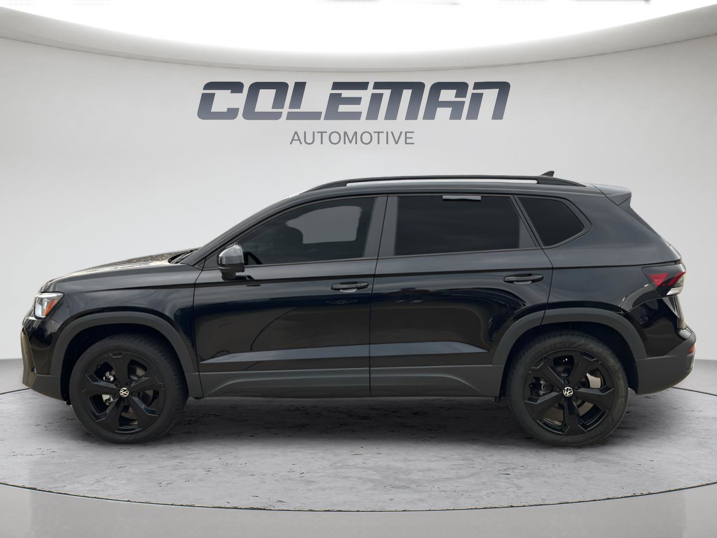 Used 2025 Volkswagen Taos SE image 8