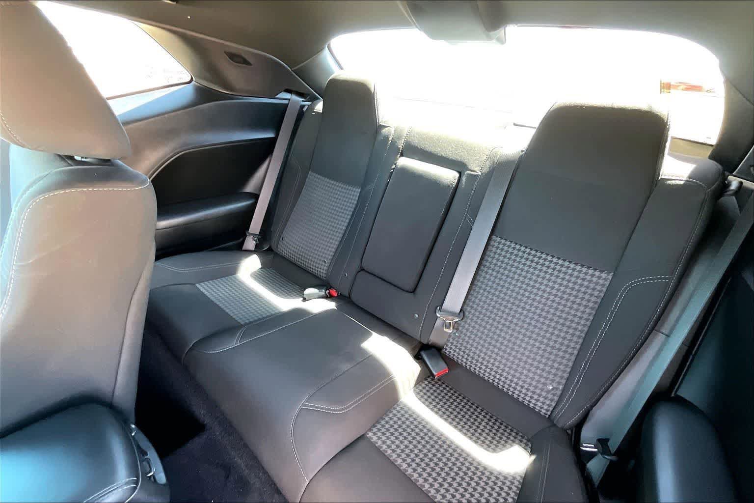 Used 2021 Dodge Challenger SXT w/ Driver Convenience Group RWD image 26