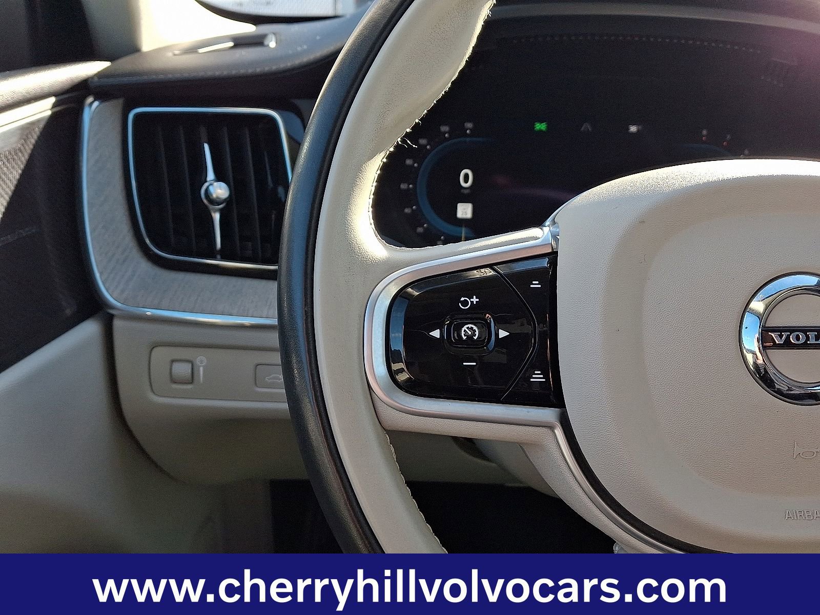 Certified 2022 Volvo XC60 B6 Inscription w/ Advanced Package image 22