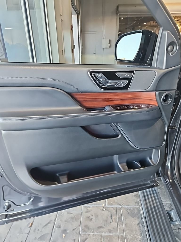Used 2023 Lincoln Navigator Reserve AWD/4WD image 29