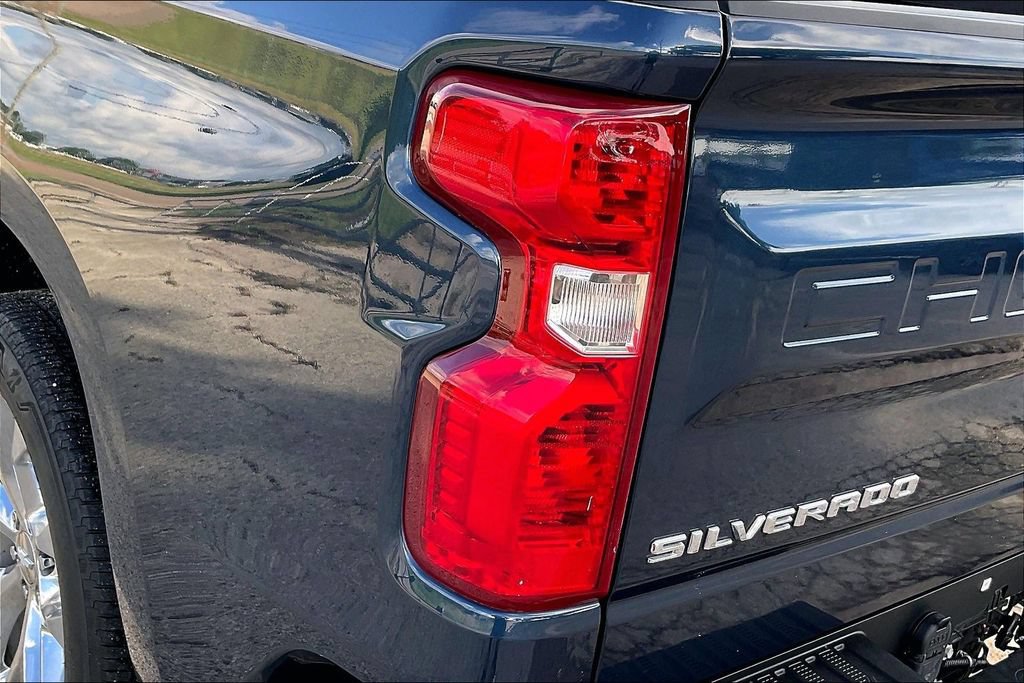 Used 2020 Chevrolet Silverado 1500 LT w/ Texas Edition RWD image 20