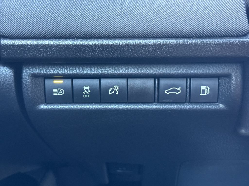 Used 2025 Toyota Camry LE FWD image 29