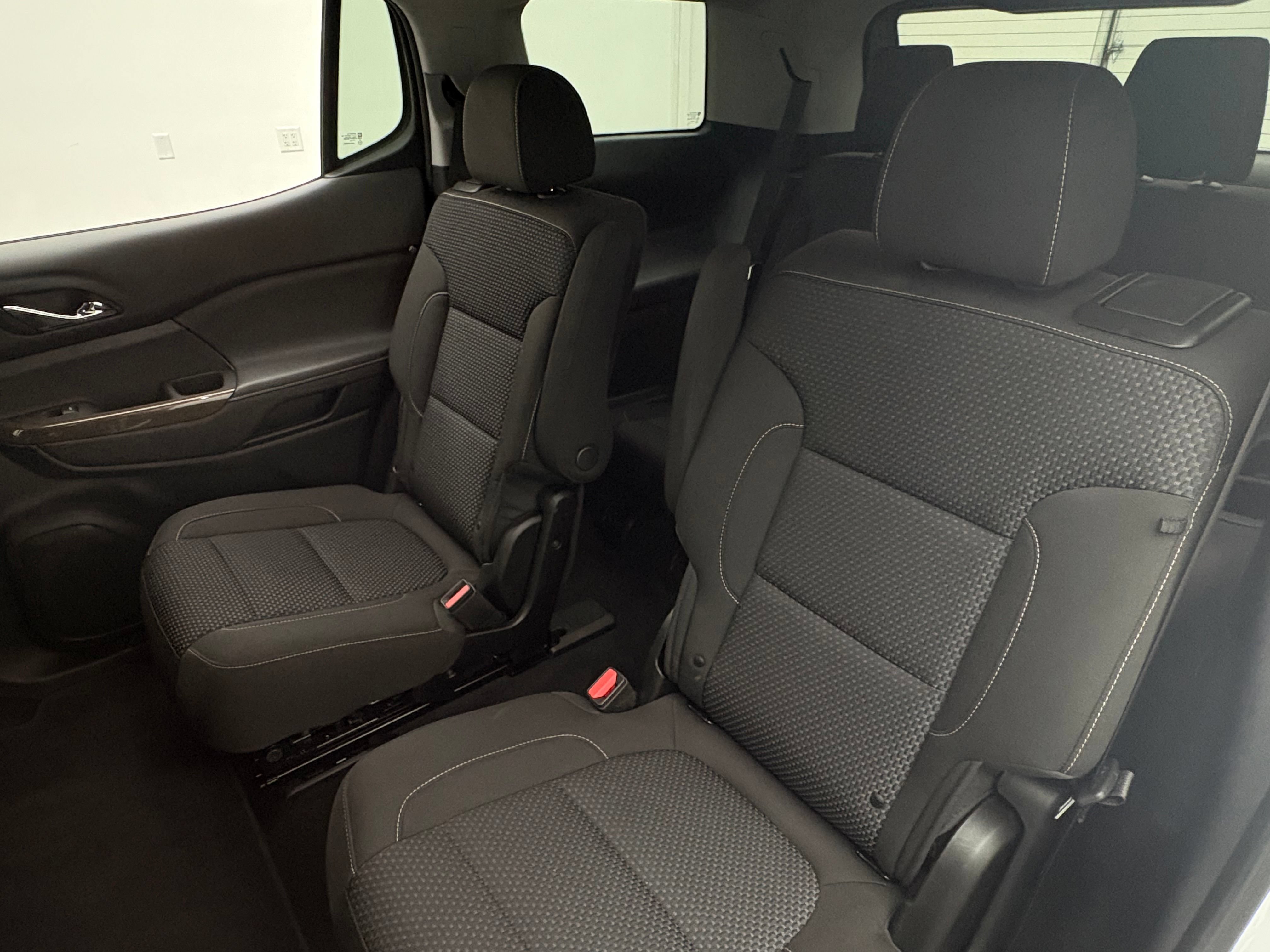 Used 2023 GMC Acadia SLE FWD image 38