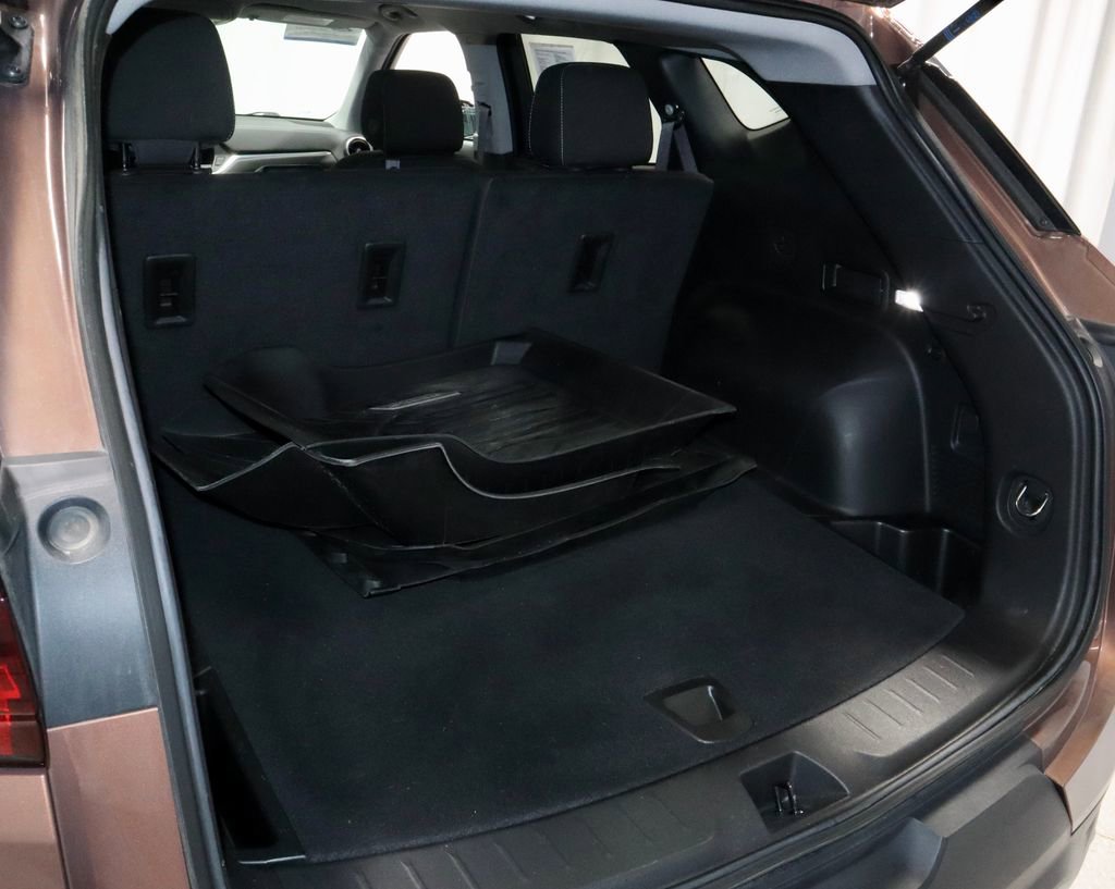 Used 2024 Chevrolet Blazer LT FWD image 12