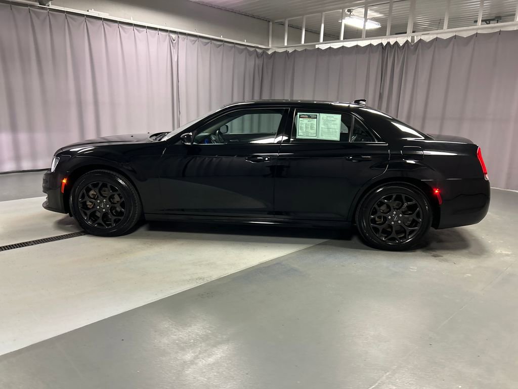 Used 2023 Chrysler 300 Touring L w/ Popular Equipment Group video 4