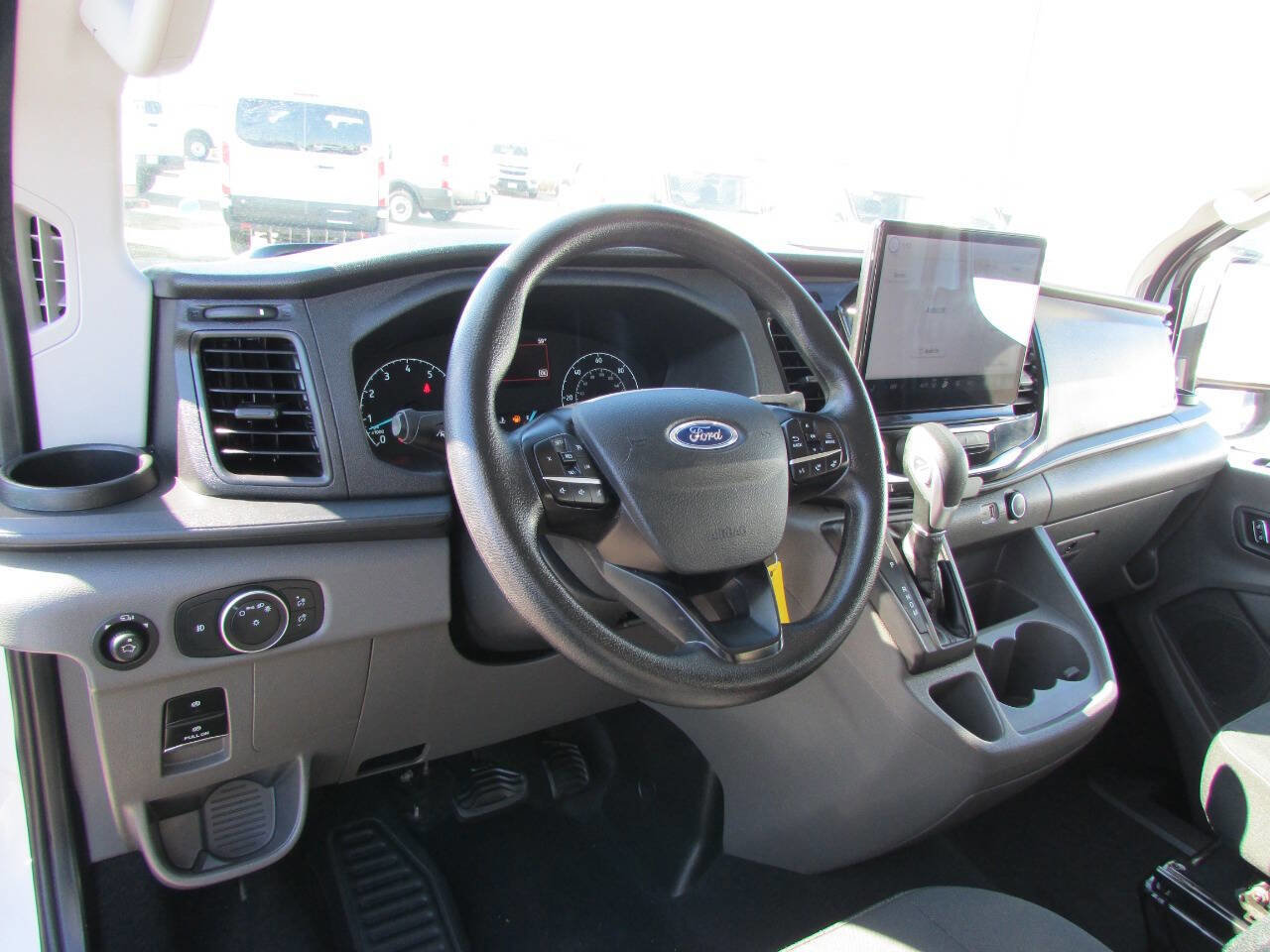 Used 2023 Ford Transit 350 XLT image 11