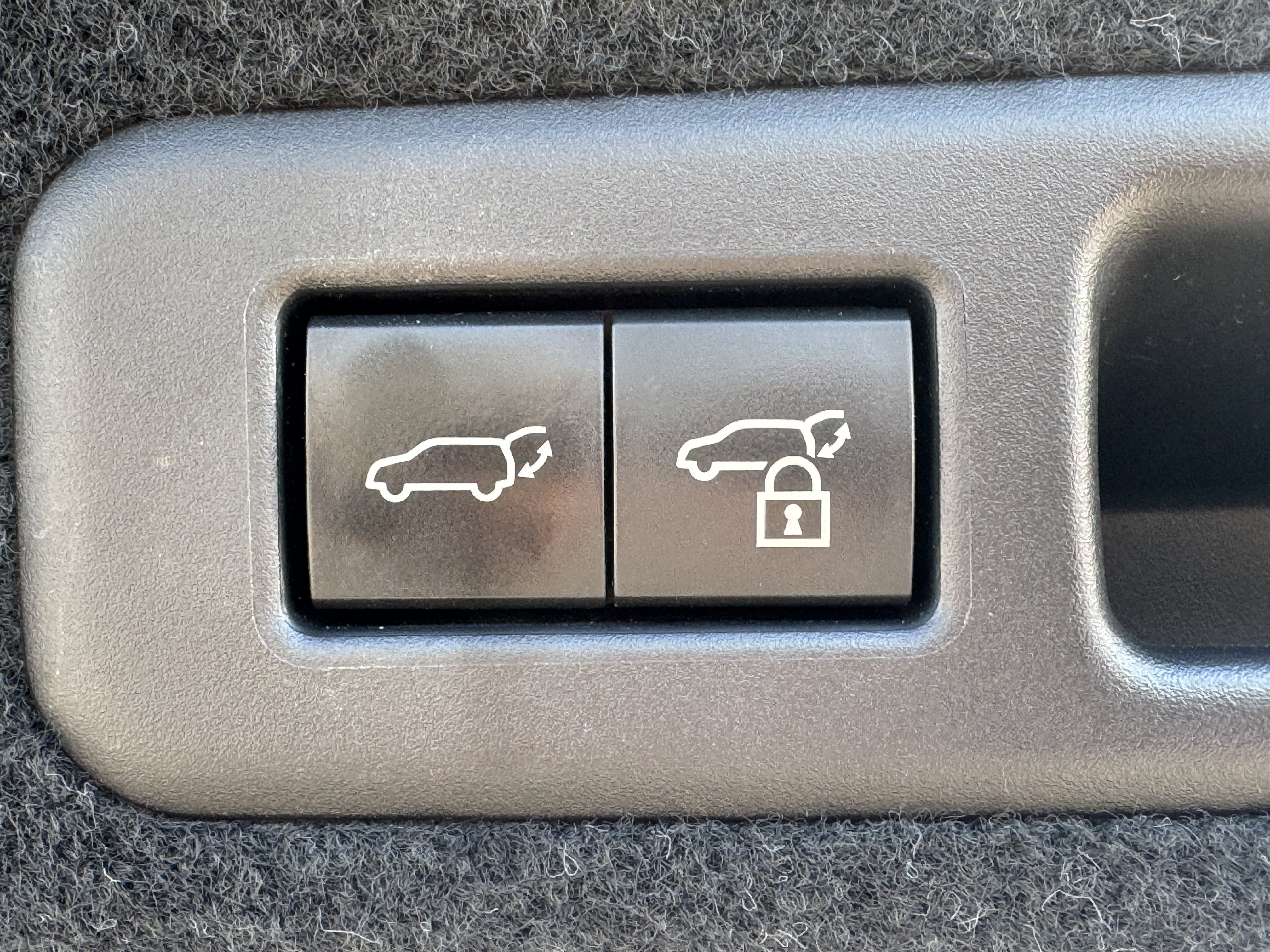 Certified 2022 Lexus RX 450h AWD w/ Premium Package image 17