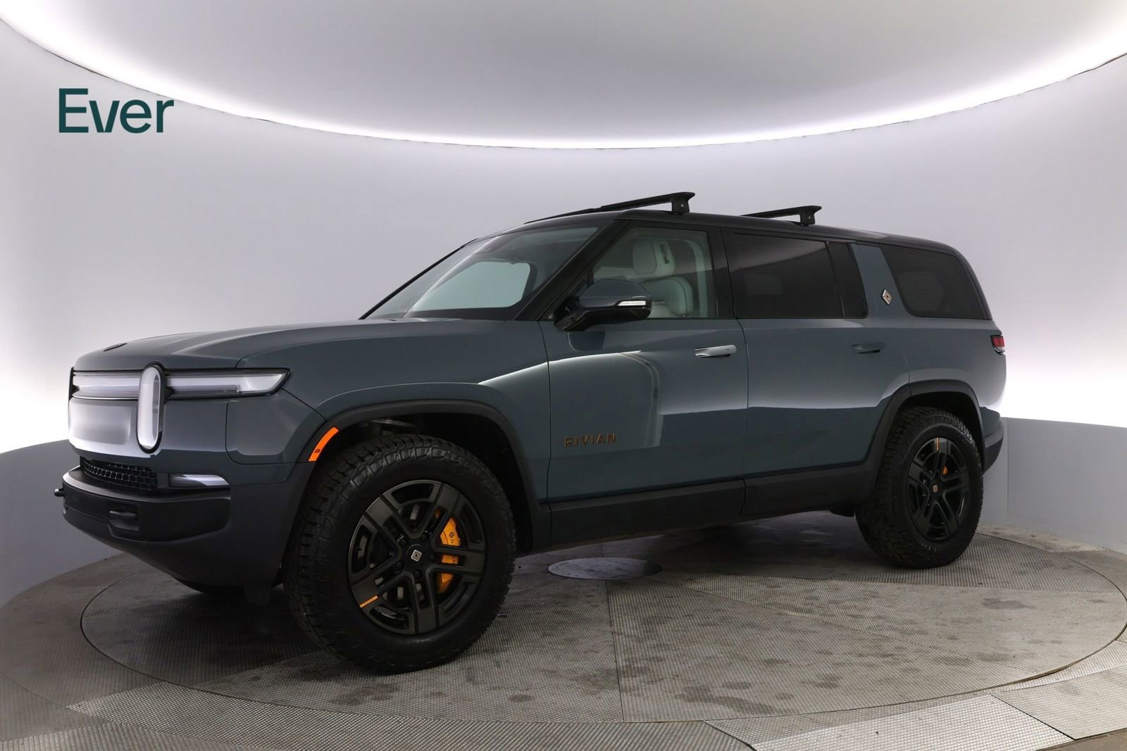Used 2025 Rivian R1S Premium image 18