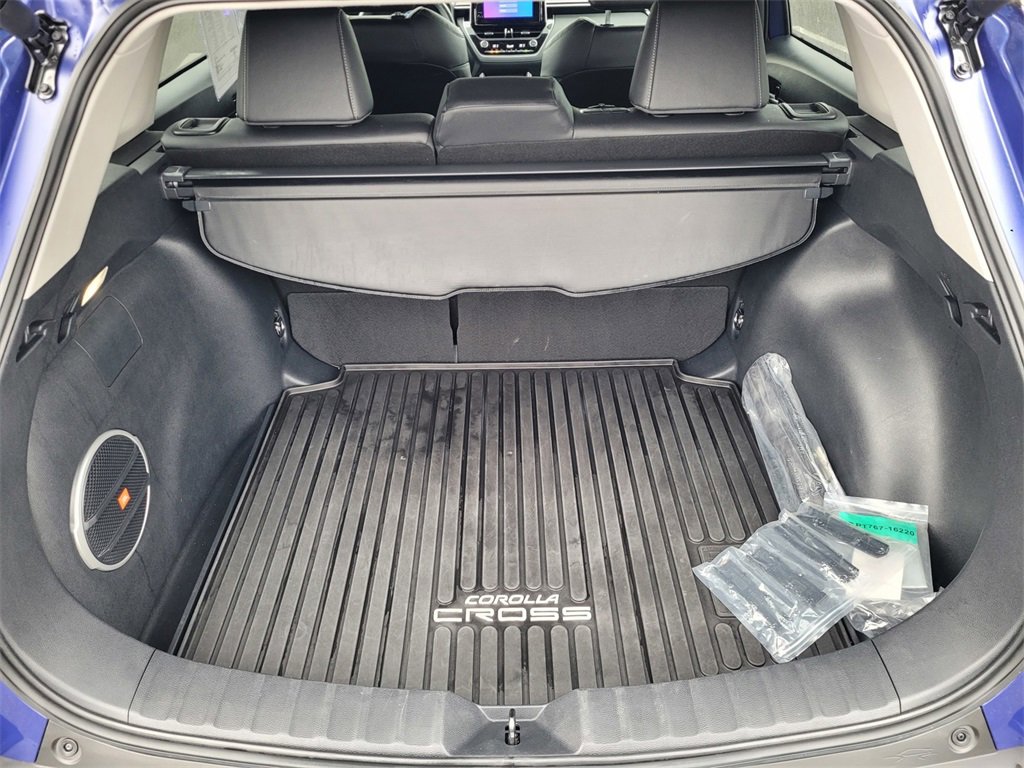 Certified 2025 Toyota Corolla Cross XLE image 8